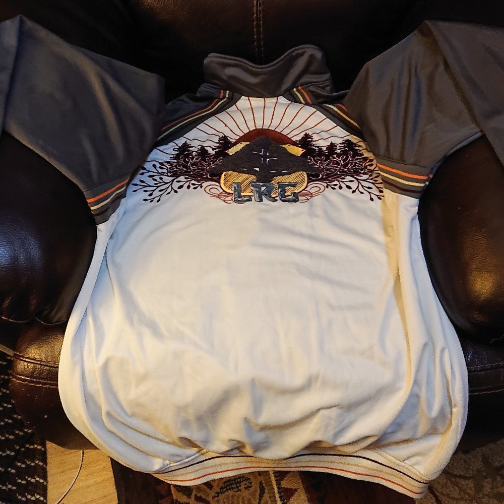 Vintage Ultra Rare LRG XL white lightweight Jacket with beautiful design